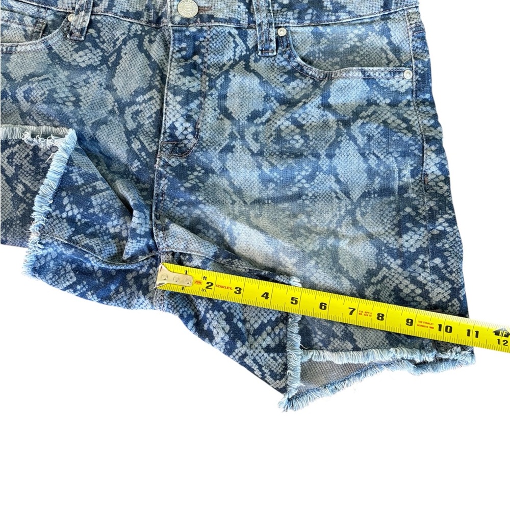 Seven7 Snake Print Raw Hem Jean Short Size 10 Women’s - Picture 5 of 7